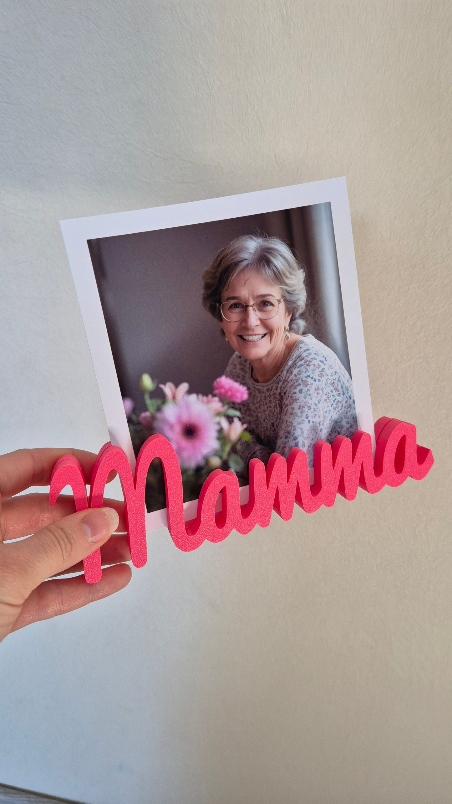 Foto rāmītis ar uzrakstu “Mamma” - sirsnīga dāvana mammai