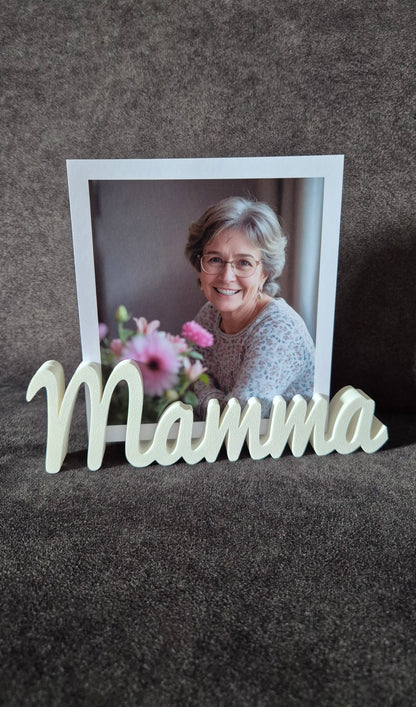 Foto rāmītis ar uzrakstu “Mamma” - sirsnīga dāvana mammai