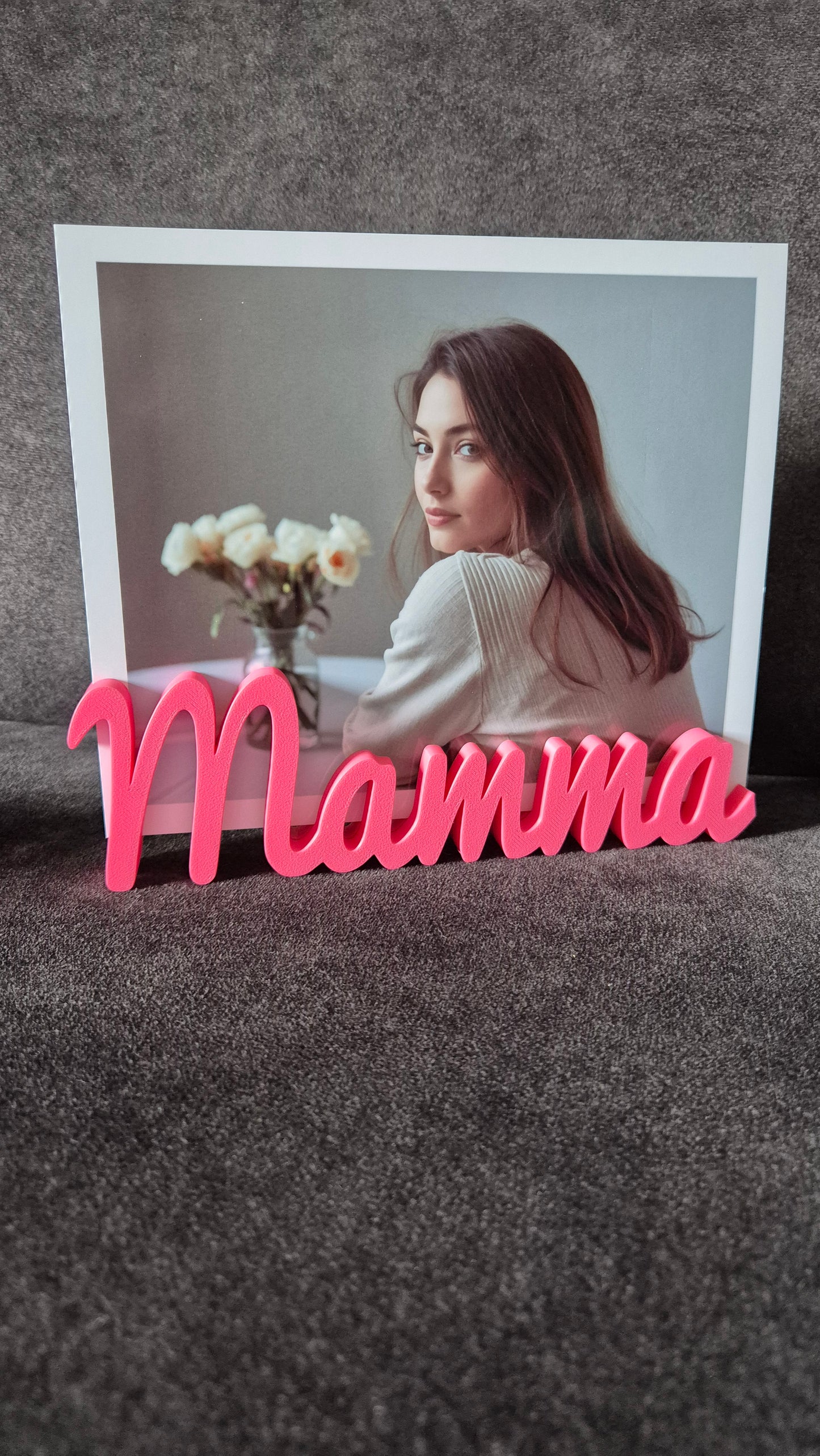 Foto rāmītis ar uzrakstu “Mamma” - sirsnīga dāvana mammai