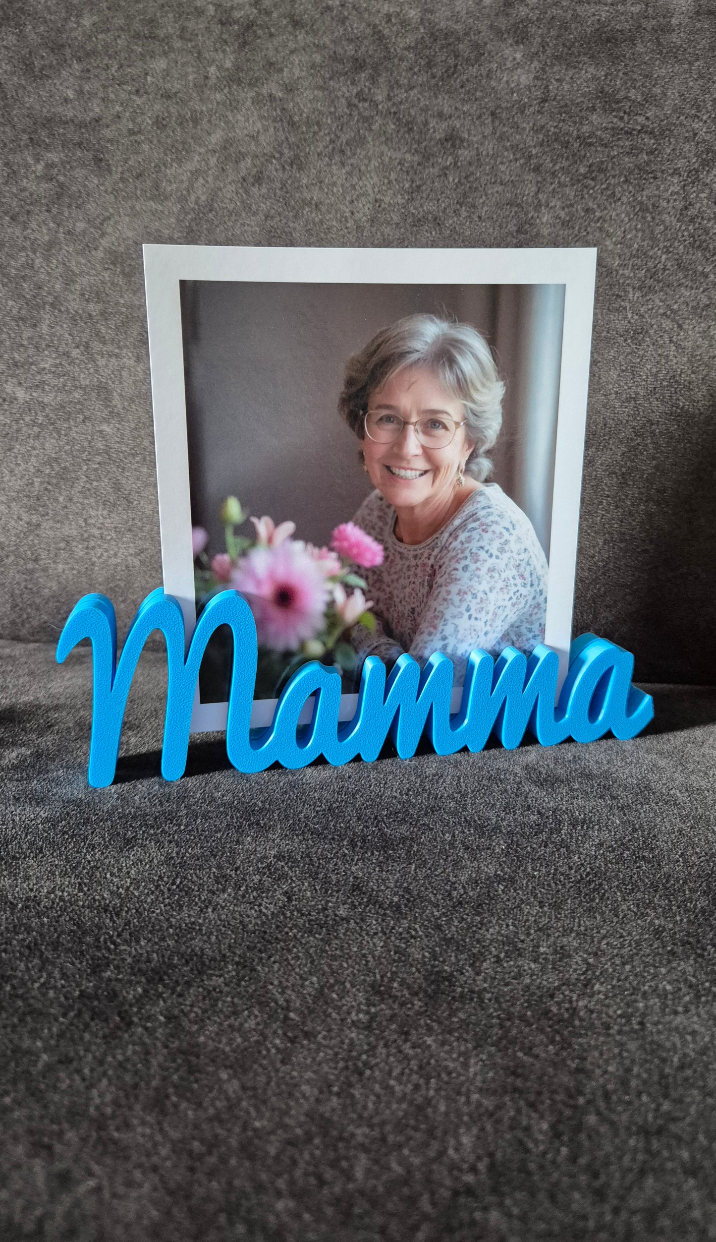 Foto rāmītis ar uzrakstu “Mamma” - sirsnīga dāvana mammai