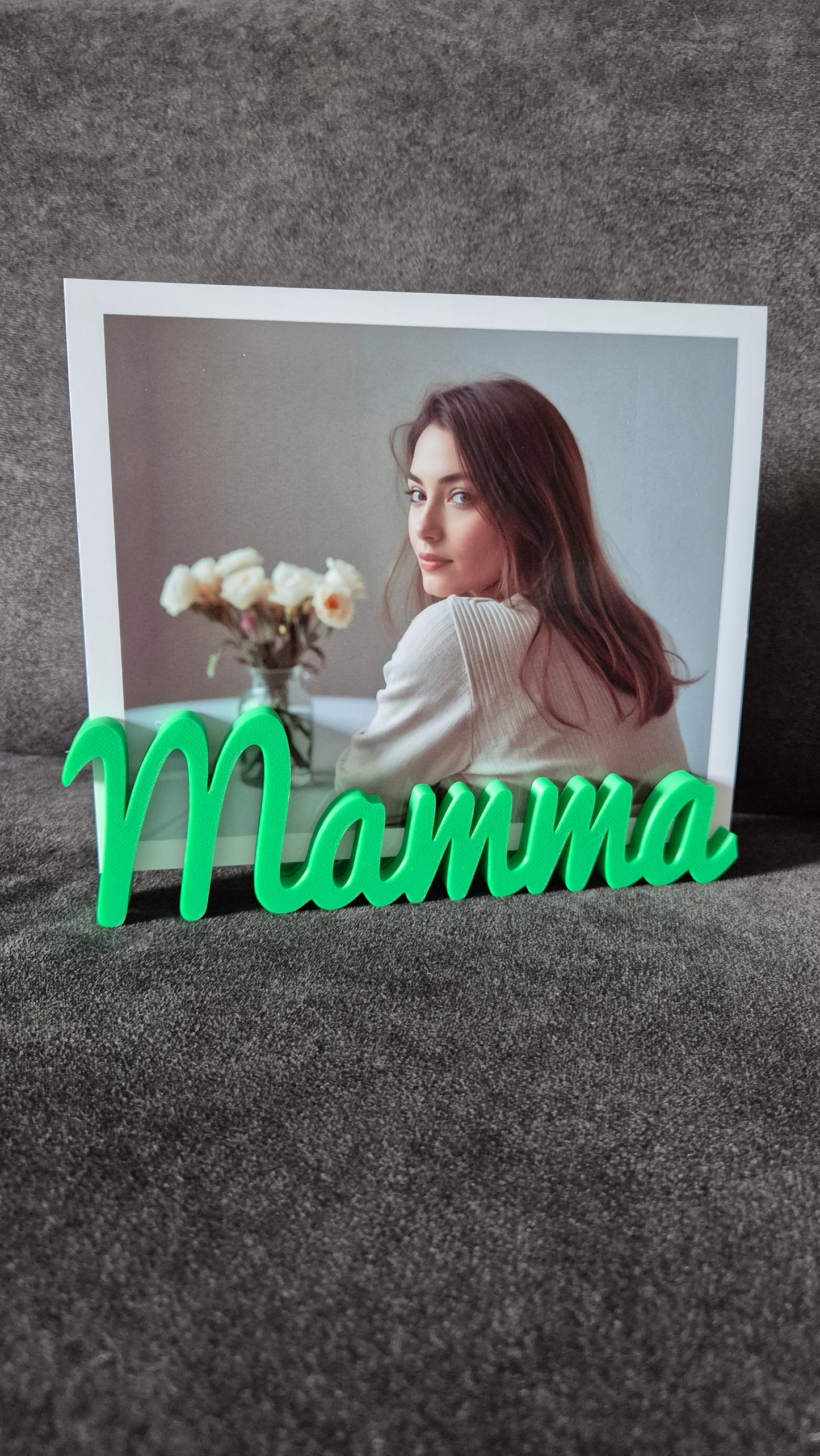 Foto rāmītis ar uzrakstu “Mamma” - sirsnīga dāvana mammai